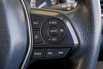 https://vehicle-cdn.autoleague.cloud/30640_U111260_13.jpg
