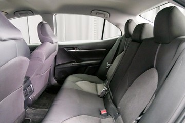 https://vehicle-cdn.autoleague.cloud/30640_U111260_19.jpg