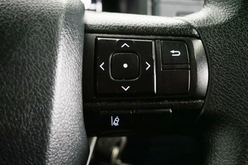 https://vehicle-cdn.autoleague.cloud/30640_U111270_17.jpg
