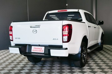 https://vehicle-cdn.autoleague.cloud/30640_U111271_4.jpg