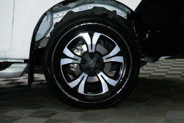 https://vehicle-cdn.autoleague.cloud/30640_U111271_7.jpg