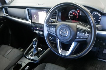 https://vehicle-cdn.autoleague.cloud/30640_U111271_8.jpg