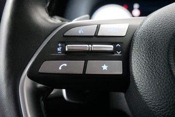 https://vehicle-cdn.autoleague.cloud/30640_U111272_14.jpg
