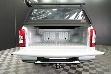 https://vehicle-cdn.autoleague.cloud/30640_U111273_21.jpg