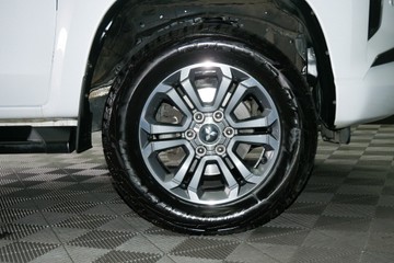 https://vehicle-cdn.autoleague.cloud/30640_U111273_7.jpg