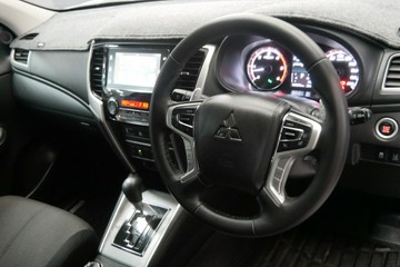 https://vehicle-cdn.autoleague.cloud/30640_U111273_8.jpg