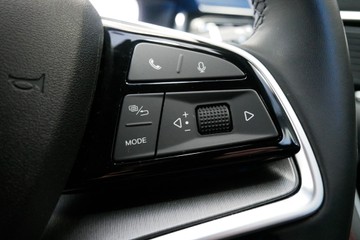 https://vehicle-cdn.autoleague.cloud/30640_U111275_14.jpg