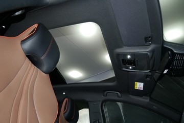 https://vehicle-cdn.autoleague.cloud/30640_U111275_18.jpg