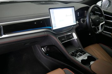 https://vehicle-cdn.autoleague.cloud/30640_U111275_19.jpg