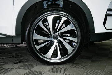 https://vehicle-cdn.autoleague.cloud/30640_U111275_7.jpg