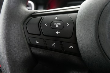 https://vehicle-cdn.autoleague.cloud/30640_U111280_16.jpg