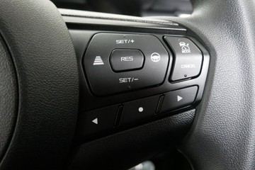 https://vehicle-cdn.autoleague.cloud/30640_U111280_17.jpg