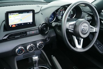 https://vehicle-cdn.autoleague.cloud/30640_U111286_27.jpg