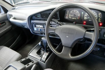 https://vehicle-cdn.autoleague.cloud/30640_U111294_9.jpg