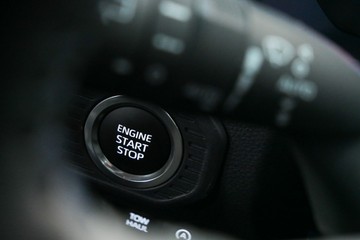 https://vehicle-cdn.autoleague.cloud/30640_U111303_15.jpg