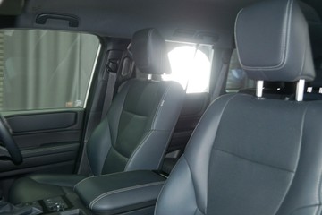 https://vehicle-cdn.autoleague.cloud/30640_U111303_20.jpg