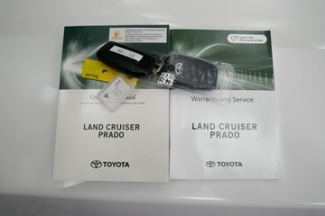 https://vehicle-cdn.autoleague.cloud/30640_U111303_26.jpg