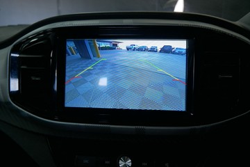 https://vehicle-cdn.autoleague.cloud/30640_U111310_11.jpg