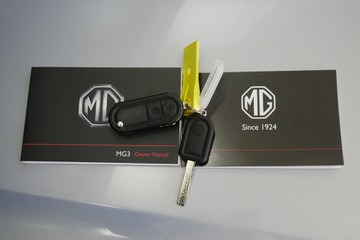 https://vehicle-cdn.autoleague.cloud/30640_U111310_24.jpg