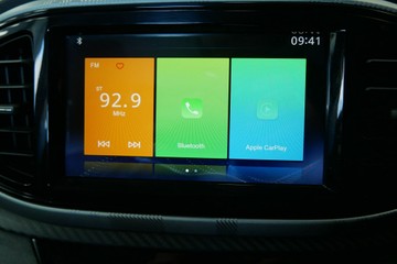 https://vehicle-cdn.autoleague.cloud/30640_U111311_11.jpg
