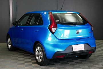 https://vehicle-cdn.autoleague.cloud/30640_U111311_6.jpg