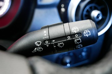 https://vehicle-cdn.autoleague.cloud/30640_U111313_17.jpg