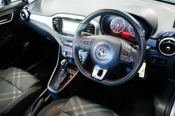https://vehicle-cdn.autoleague.cloud/30640_U111313_8.jpg
