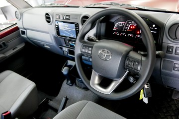 https://vehicle-cdn.autoleague.cloud/30640_U111328_9.jpg