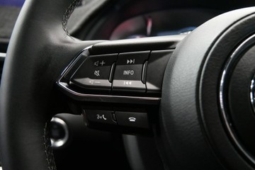 https://vehicle-cdn.autoleague.cloud/30640_U111329_15.jpg