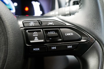 https://vehicle-cdn.autoleague.cloud/30640_U111332_17.jpg