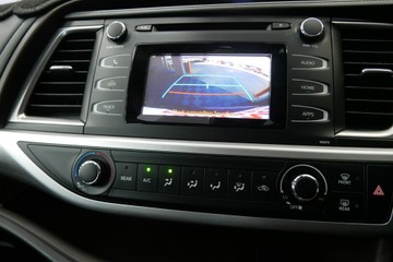 https://vehicle-cdn.autoleague.cloud/30640_U111337_12.jpg