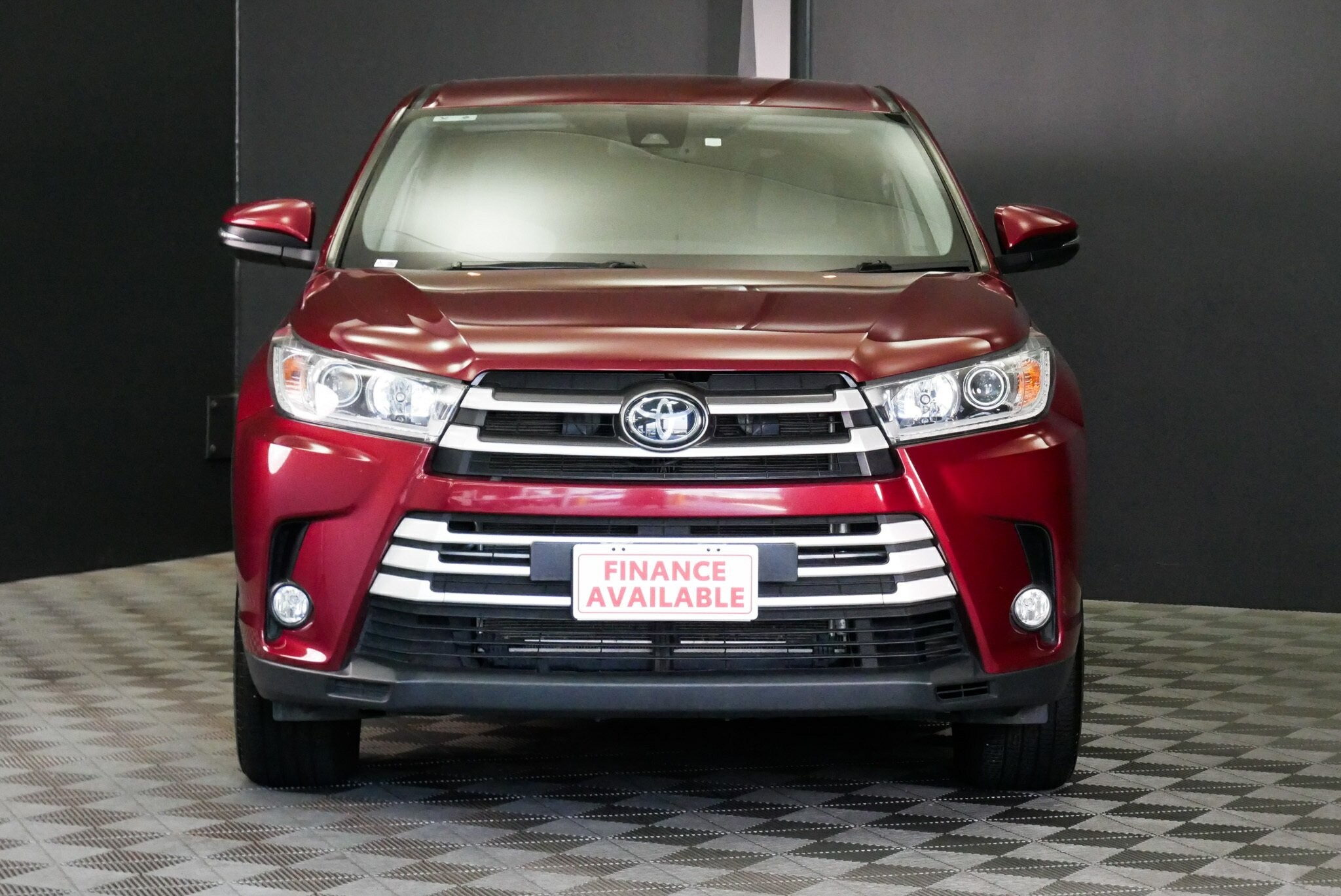 Toyota Kluger image 2