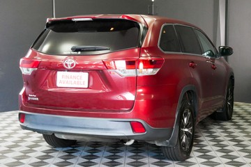 https://vehicle-cdn.autoleague.cloud/30640_U111337_4.jpg