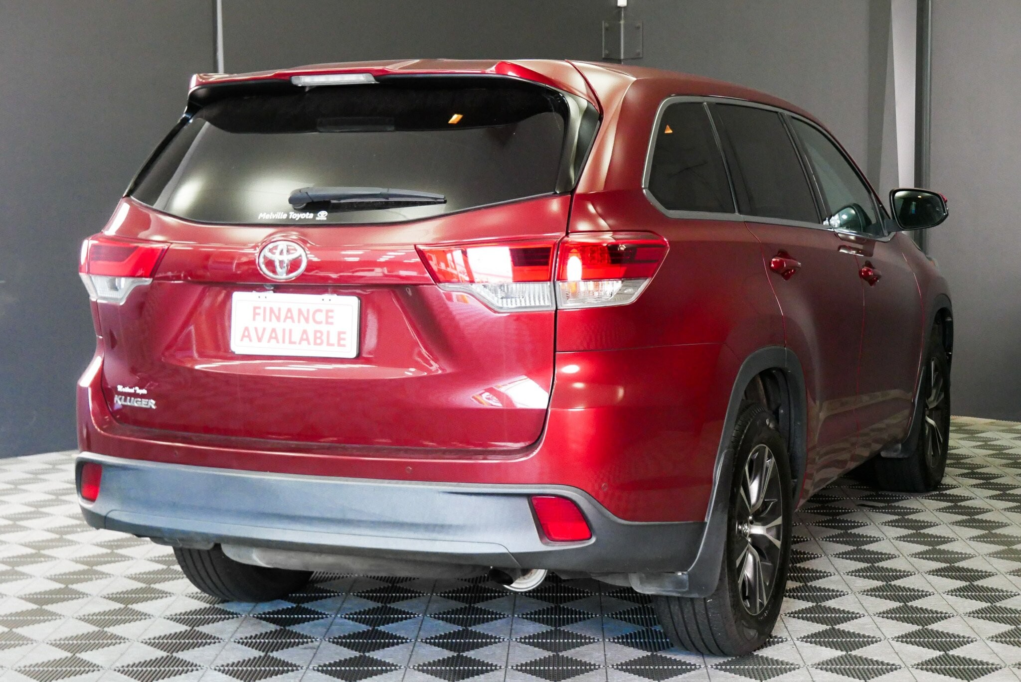 Toyota Kluger image 4