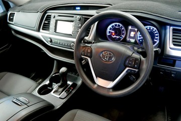 https://vehicle-cdn.autoleague.cloud/30640_U111337_8.jpg
