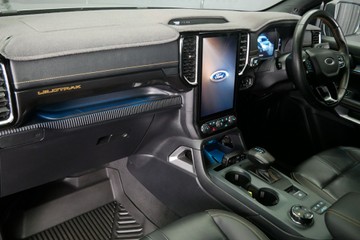 https://vehicle-cdn.autoleague.cloud/30640_U111339_17.jpg