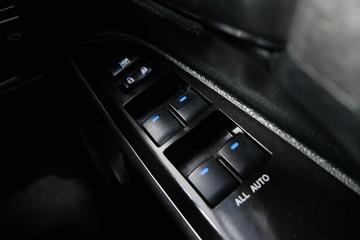 https://vehicle-cdn.autoleague.cloud/30640_U111341_17.jpg