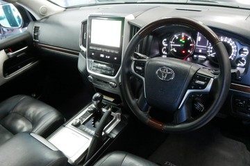 https://vehicle-cdn.autoleague.cloud/30640_U111341_8.jpg