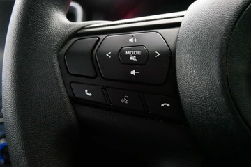 https://vehicle-cdn.autoleague.cloud/30640_U111343_13.jpg