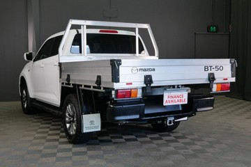 https://vehicle-cdn.autoleague.cloud/30640_U111343_6.jpg