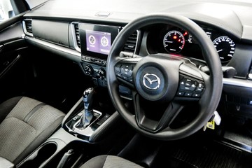 https://vehicle-cdn.autoleague.cloud/30640_U111343_8.jpg