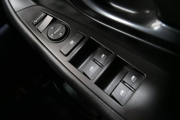 https://vehicle-cdn.autoleague.cloud/30640_U111346_16.jpg