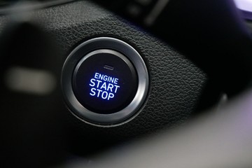 https://vehicle-cdn.autoleague.cloud/30640_U111346_17.jpg