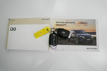 https://vehicle-cdn.autoleague.cloud/30640_U111346_24.jpg