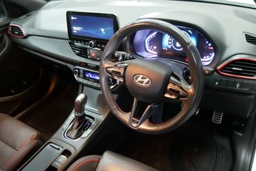 https://vehicle-cdn.autoleague.cloud/30640_U111346_8.jpg