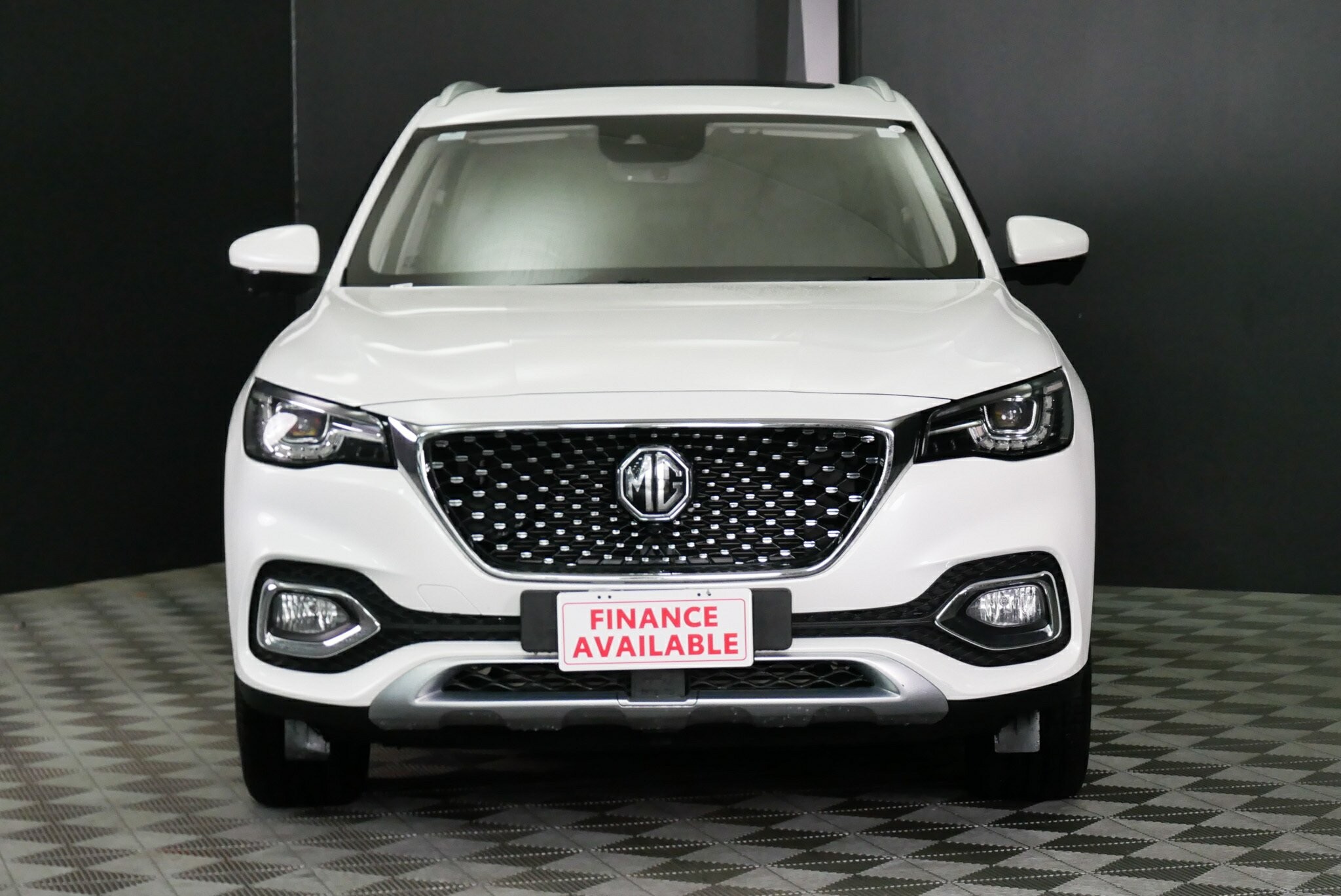 MG Hs image 2