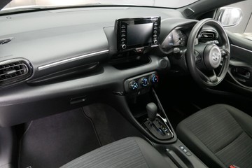 https://vehicle-cdn.autoleague.cloud/30640_U111353_17.jpg