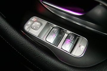 https://vehicle-cdn.autoleague.cloud/30640_U111362_17.jpg