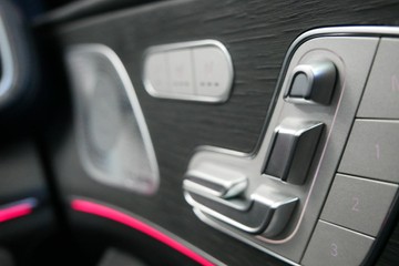 https://vehicle-cdn.autoleague.cloud/30640_U111362_18.jpg