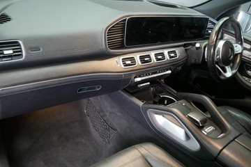 https://vehicle-cdn.autoleague.cloud/30640_U111362_21.jpg